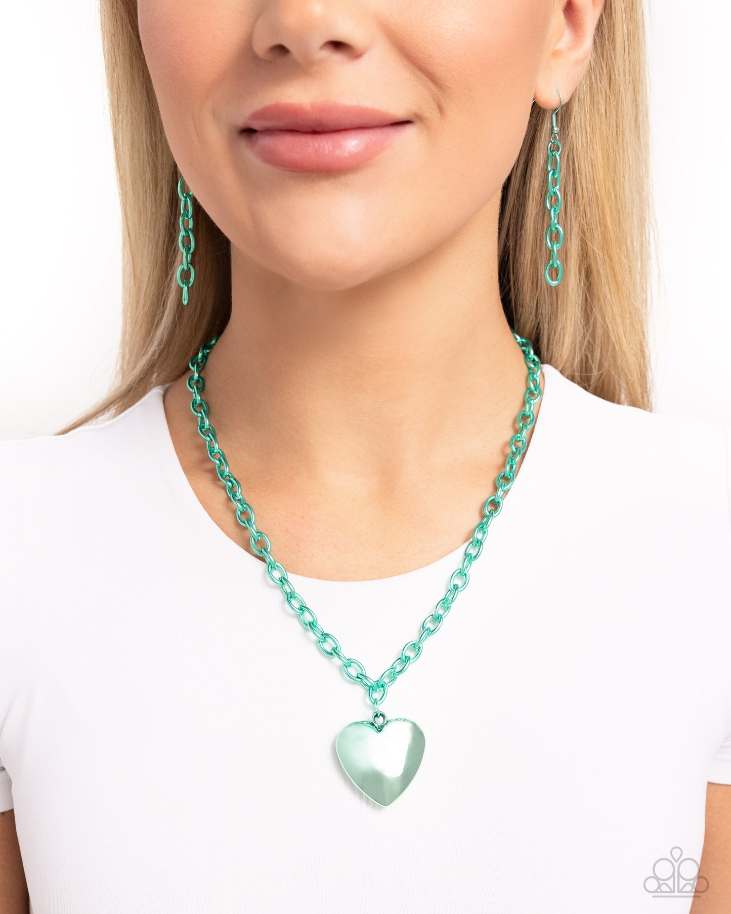 PAPARAZZI ACCESSORIES Loving Luxury - Green Necklace