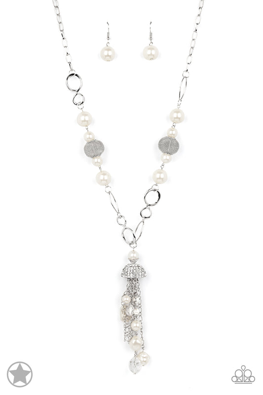 PAPARAZZI ACCESSORIES Designated Diva - White Necklace