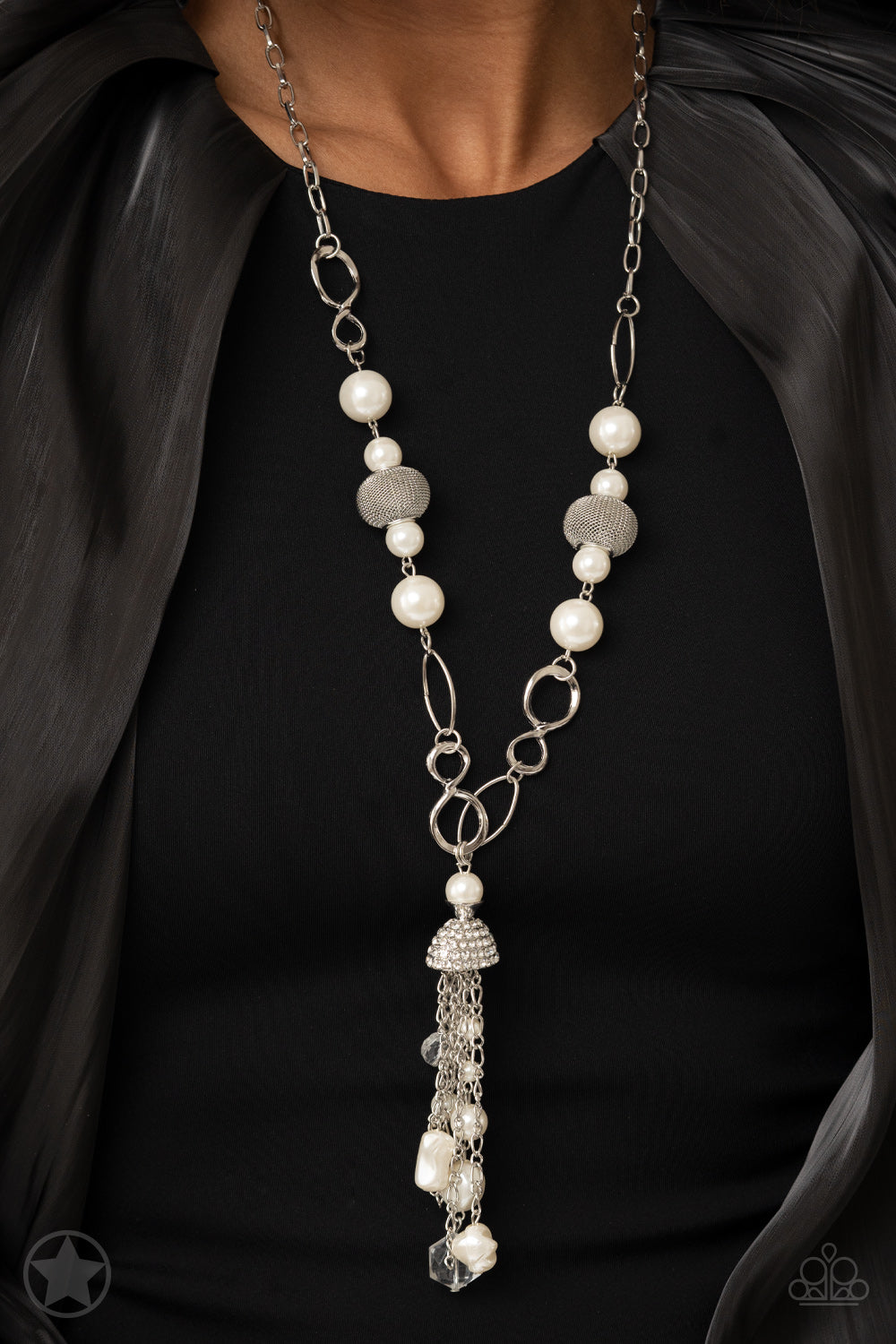 PAPARAZZI ACCESSORIES Designated Diva - White Necklace